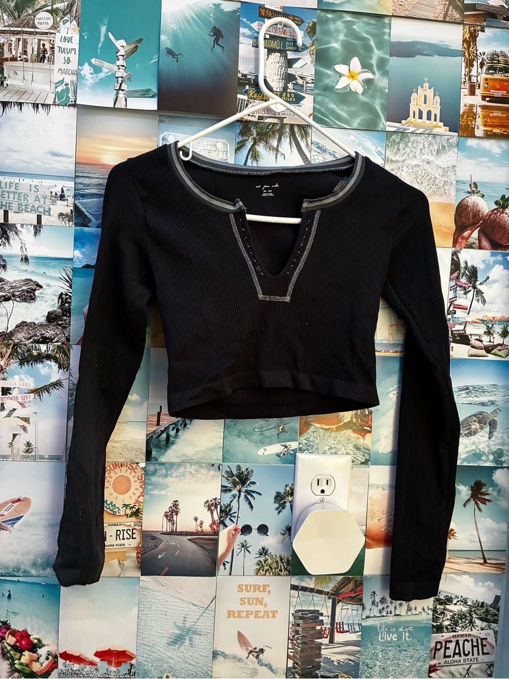 Urban Outfitters (Out from Under) Black/Grey Ribbed Long-Sleeve Cropped Top